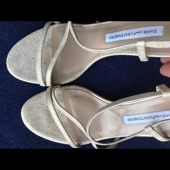 Gold strappy sandals - Picture 5 of 6